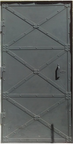 Металлическая дверь в стиле LOFT
