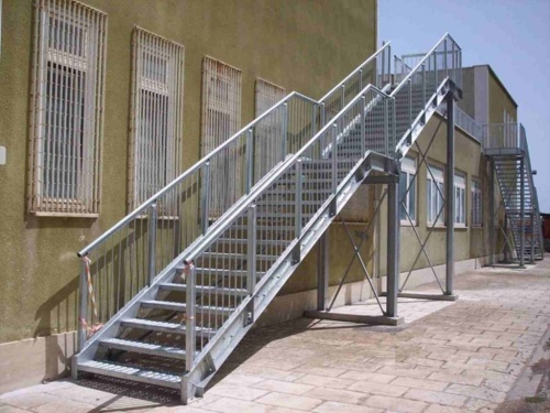 Лестница металлическая уличная ЛМ-17