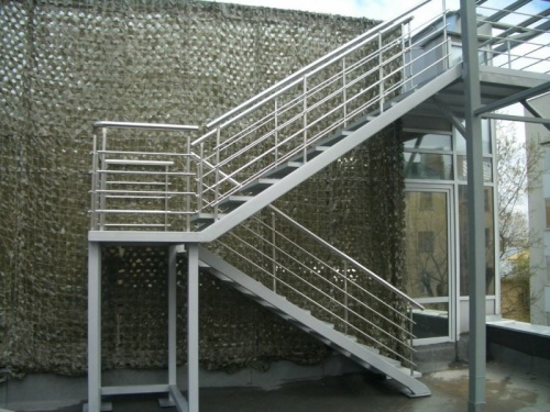 Лестница металлическая уличная ЛМ-04