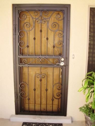 Металлическая решетчатая дверь МДР-05